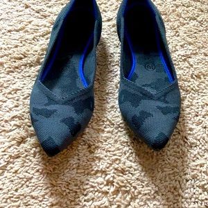 Rothy’s worn in near new condition, just never wear!